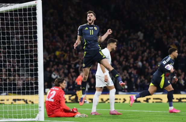 เฟอร์กูสันคือฮีโร่ของสกอตแลนด์ ขณะที่พวกเขาสู้กลับจนคว้าชัยชนะสำคัญจากกรีซได้