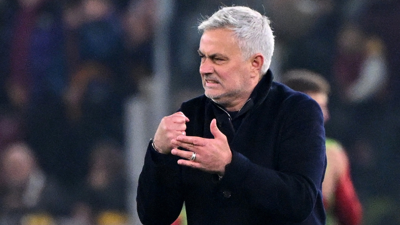 โชเซ่ มูรินโญ่ ประกาศ ผมไม่สำคัญ หลังประกาศกลับมาคุมทีมเบนฟิก้า แทนที่ บรูโน่ ลาเก้ ที่ถูกไล่ออก ก่อนเกมแชมเปี้ยนส์ลีกกับเชลซี