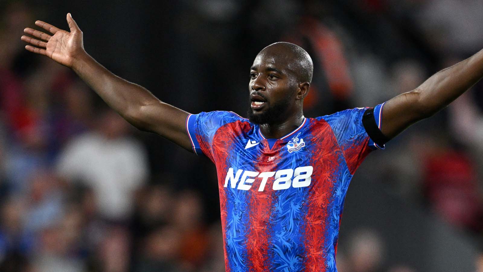 การแลกเปลี่ยน กับแอสตันวิลล่า คริสตัลพาเลซปฏิเสธ การออกจากทีม ของแมนเชสเตอร์ยูไนเต็ด