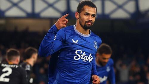 หงส์แดงเป็นหนึ่งในสามสโมสรพรีเมียร์ลีกที่สอบถามนักเตะคนสำคัญของเอฟเวอร์ตัน