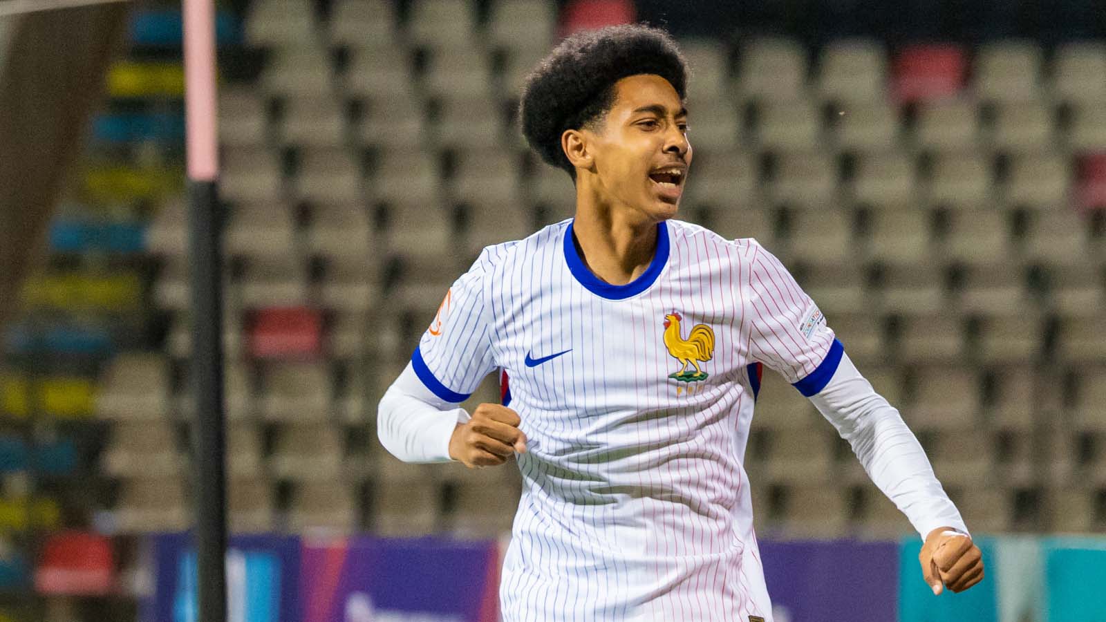 ทีมสิงห์บลูส์ยื่นข้อเสนอ 7 ล้านปอนด์เพื่อคว้าตัวดาวรุ่งอย่าง จิเลียน เอ็นเกสซาน
