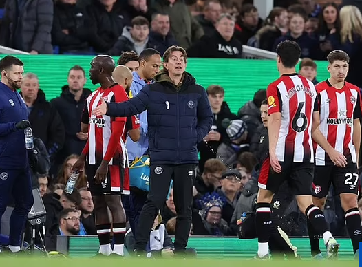 ฟาบิโอ คาร์วัลโญ่ กับความท้าทายใหม่ในเบรนท์ฟอร์ด เสียงสะท้อนจากพ่อที่ถูกลบไป