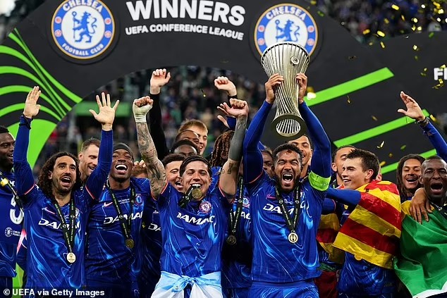 เรอัล เบติส 1-4 เชลซี : เชลซีของเอ็นโซ่ มาเรสก้า พลิกแซงคว้าแชมป์ Conference League หลังตามหลังในครึ่งแรก ก่อนยิงคืน 4 ประตูในครึ่งหลัง สร้างประวัติศาสตร์คว้าแชมป์ครบทุกถ้วยยุโรปของยูฟ่า