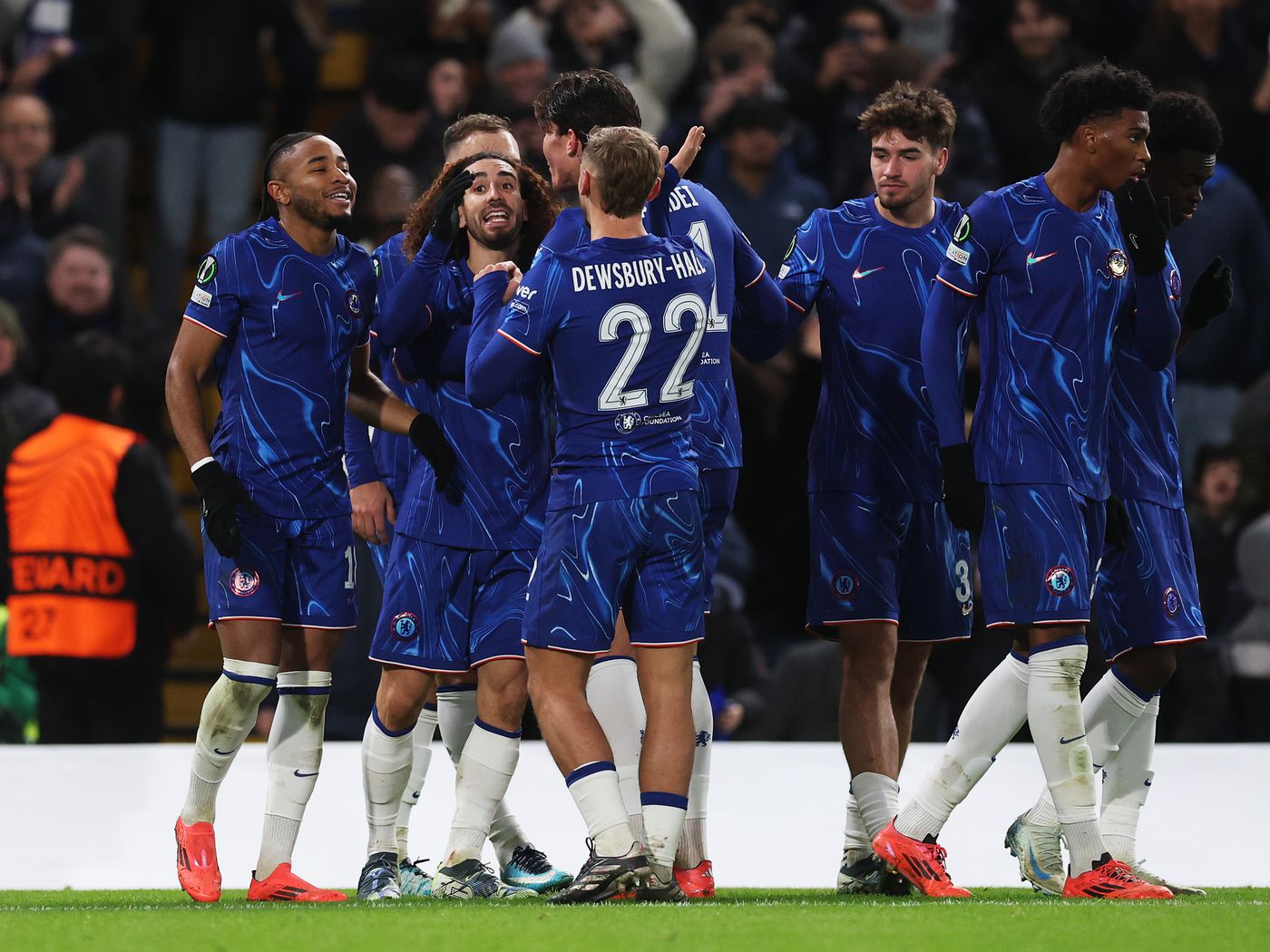 เชลซี 5-1 แชมร็อค โรเวอร์ส: มาร์ก กิอู ยิงแฮตทริก ขณะที่ทีมของเอ็นโซ มาเรสก้า ยังคงรักษาสถิติไร้พ่ายในฤดูกาลคอนเฟอเรนซ์ลีก