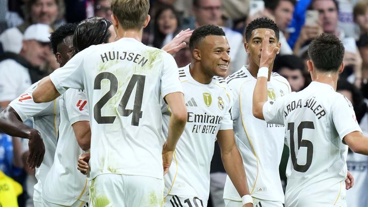 โลส บลังโกส ไกล้ บรรลุดีล ดาโยต์ อูปาเมกาโน หลังจากการยอมรับดีลได้