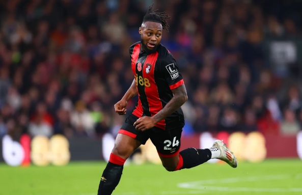 ลิเวอร์พูลและแมนเชสเตอร์ยูไนเต็ดอาจต้องเผชิญศึกสองคู่เพื่อแย่งชิงตัว อองตวน เซเมนโยและดาโยต์ อูปาเมกาโน