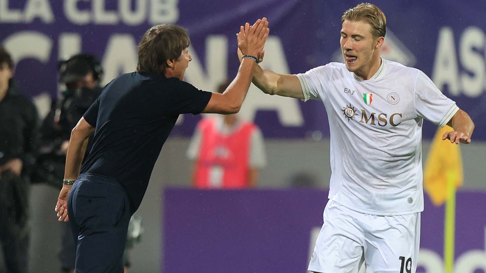 แมนยูพบปัญหาเดียวชะลอการย้ายออกของนักเตะที่แฟนปีศาจแดงไม่ต้องการไปยังทีมยักษ์ใหญ่ในเซเรีย อาหาร