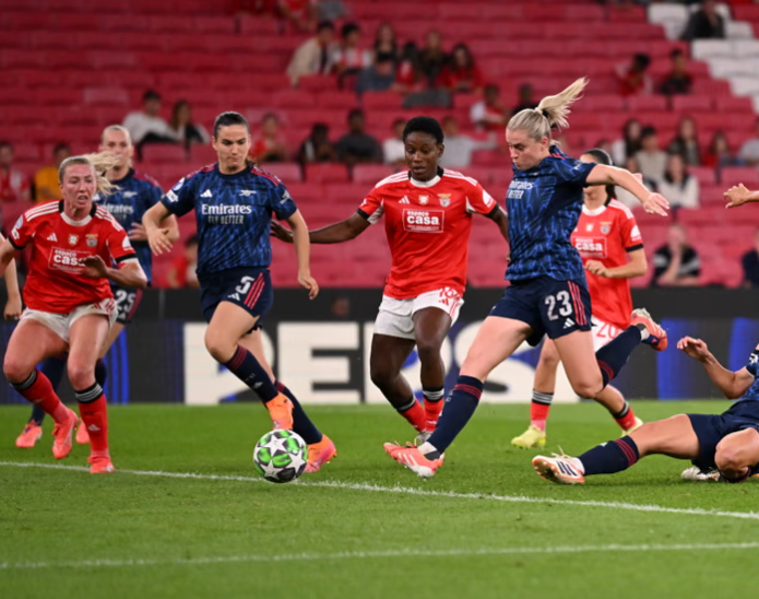 อาร์เซนอลสนุกกับการกลับสู่ลิสบอน ขณะที่มีดและรัสโซ่ พาทีมเอาชนะเบนฟิก้าใน WCL