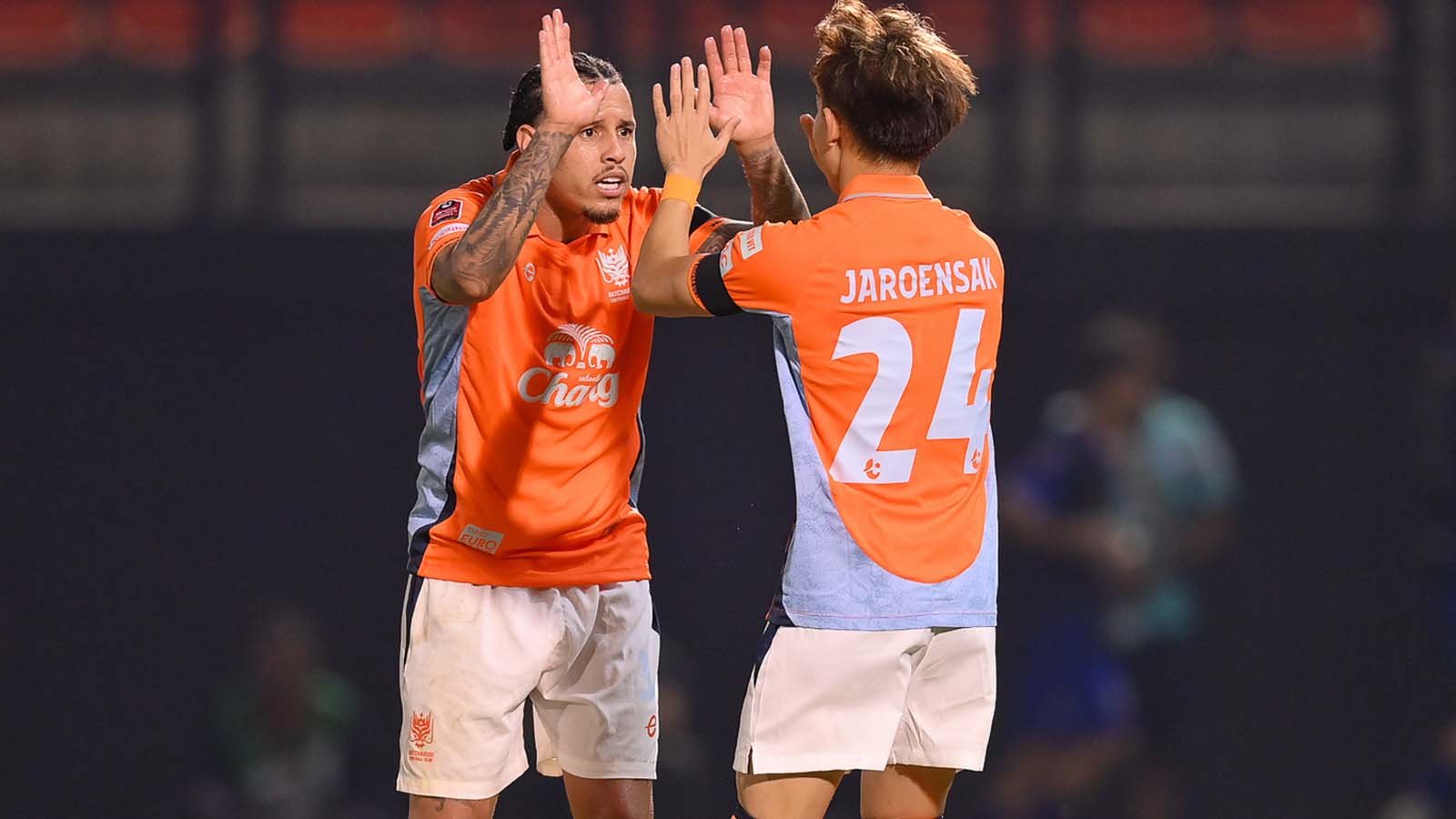 ราชบุรี10คน เชือด ชลบุรี 1-0 ยึดรองจ่าฝูง ศึกBYD SEALION 6 ลีกหนึ่ง