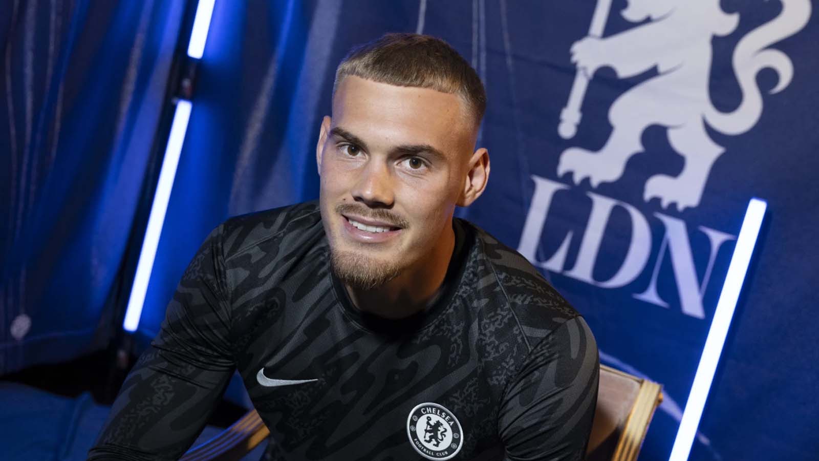 ฟิลิป ยอร์เกนเซ่น บอกผู้บริหารของสิงห์บลูส์ถึงจุดยืนเกี่ยวกับข้อเสนอยืมตัวระยะยาว