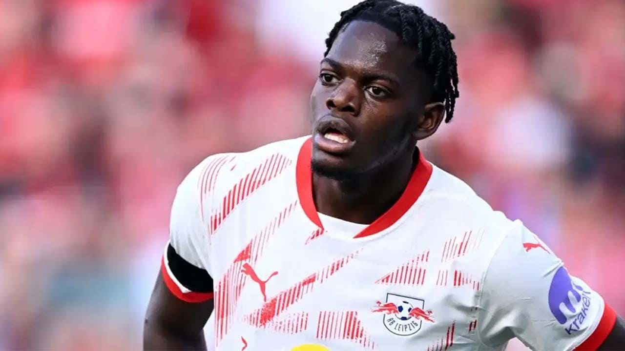 สิงห์บลู นำหน้าในการไล่ล่าฤดูหนาว เหนือลิเวอร์พูล สำหรับกองหลังที่สมบูรณ์แบบ