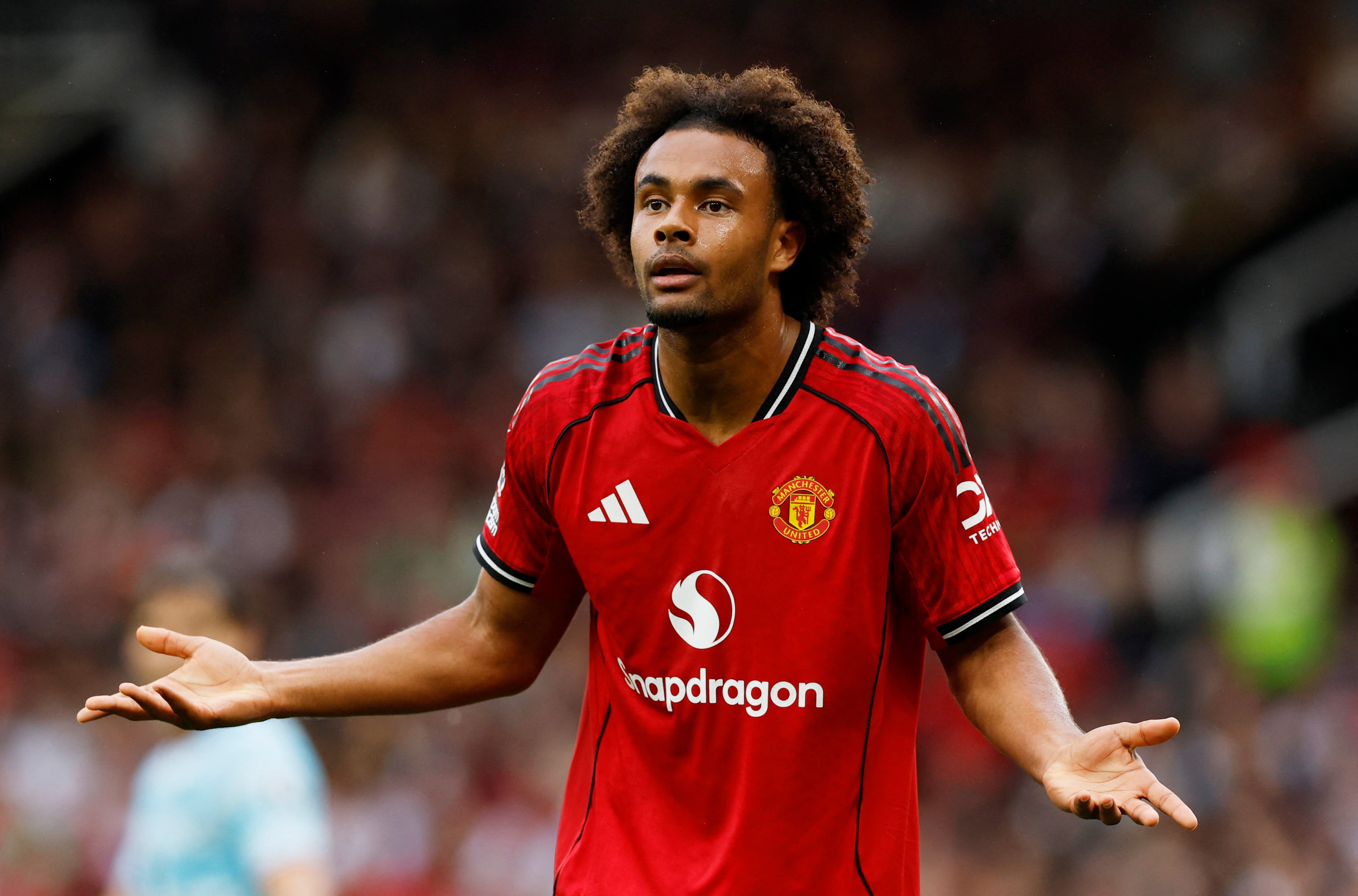 แมนยูล็อกอนาคต ไมโน–เซิร์กซี ไม่ปล่อยยืม