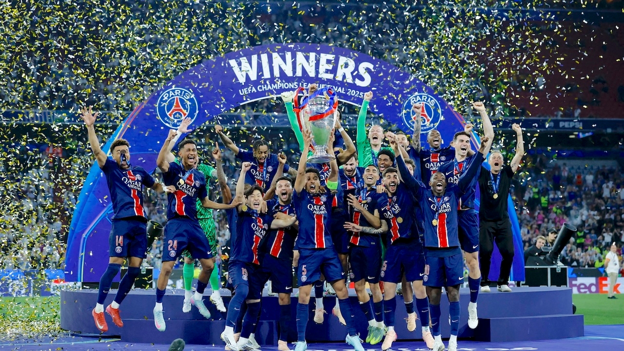 ฟอร์มการเล่นในแชมเปียนส์ลีกที่ดีที่สุดเท่าที่เคยมีมา สตีเว่น เจอร์ราร์ด ประทับใจ PSG อย่างล้นหลาม ขณะที่โอเว่น ฮาร์กรีฟส์ ทำนายว่าพวกเขาจะครองยุโรปยาวนานเป็นสิบปี