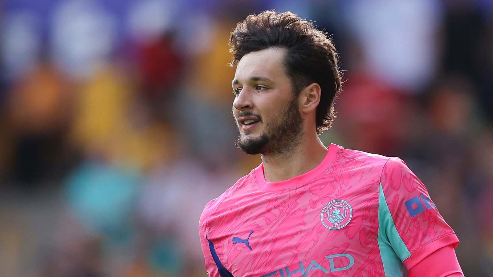 ./backend/uploads/article-img/ลิเวอร์พูลและเชลซีเป็นหนึ่งในห้าสโมสรจากพรีเมียร์ลีกที่แสดงความสนใจในตัวผู้รักษาประตูของแมนเชสเตอร์ ซิตี้