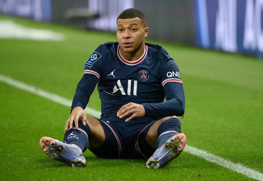 คีลิยัน เอ็มบัปเป้ ถูกนำตัวส่งโรงพยาบาลด้วยอาการ กระเพาะอาหารและลำไส้อักเสบรุนแรงเฉียบพลัน เรอัล มาดริดยืนยันในแถลงการณ์ ขณะที่การลงเล่นในศึก ฟีฟ่า คลับ เวิลด์ คัพ ยังไม่ชัดเจน