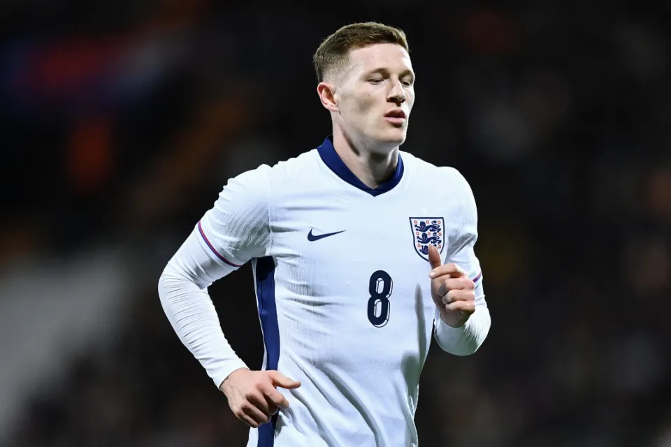 แมนยูฯ อาจเซ็นสัญญากองกลางใหม่ 2 ราย