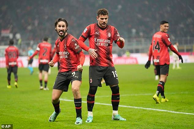 ธีโอ เอร์นานเดซ ถูกไล่ออกจากสนามอย่างผิดปกติในเกมยูฟ่า แชมเปี้ยนส์ ลีก รอบแบ่งกลุ่มกับเอซี มิลาน