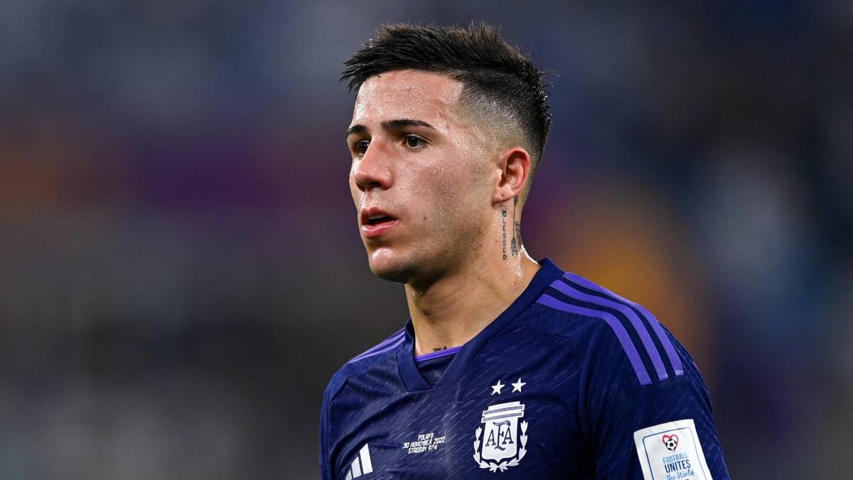 เอ็นโซ เฟอร์นานเดซ เผยค่าตัวสถิติโลกไม่ใช่สาเหตุที่ทำให้เขาเริ่มต้นอาชีพกับเชลซีได้ ยากลำบาก