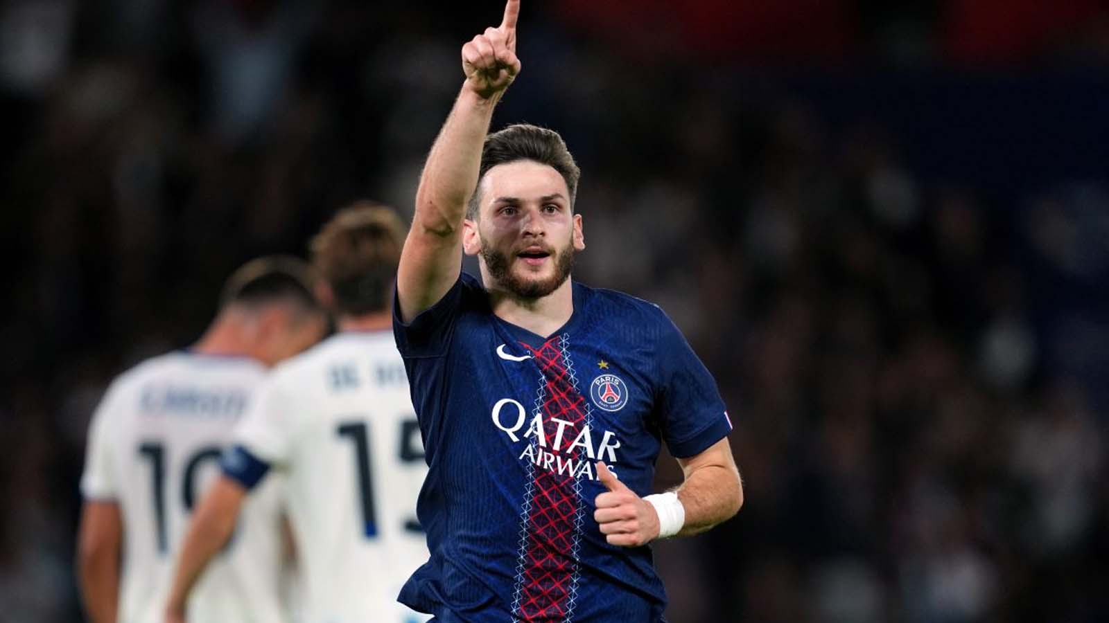 แมนฯ ยูไนเต็ด และอาร์เซนอล ได้รับทราบราคาค่าตัวของ ควิชา ควารัตสเคเลีย จาก PSG ที่ยื่นข้อเสนอซื้อตัว