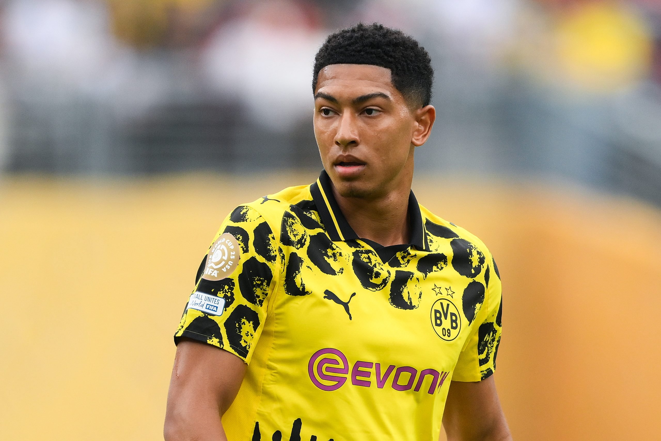 แมนเชสเตอร์ ยูไนเต็ด กำลังพิจารณาที่จะยืมตัวดาวรุ่งของทีม ดอร์ทมุนด์