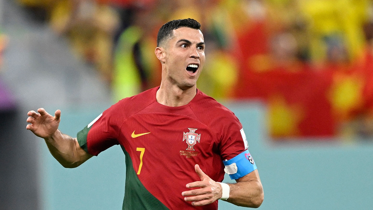 กองหน้าคนไหนจะสร้างผลงานได้โดดเด่นที่สุดในฟุตบอลโลก 2026 ในขณะที่ แฮร์รี เคน, คีเลียน เอ็มบัปเป้ และคริสเตียโน่ โรนัลโด้ ต่างก็มุ่งเป้ารางวัลรองเท้าทองคำ?