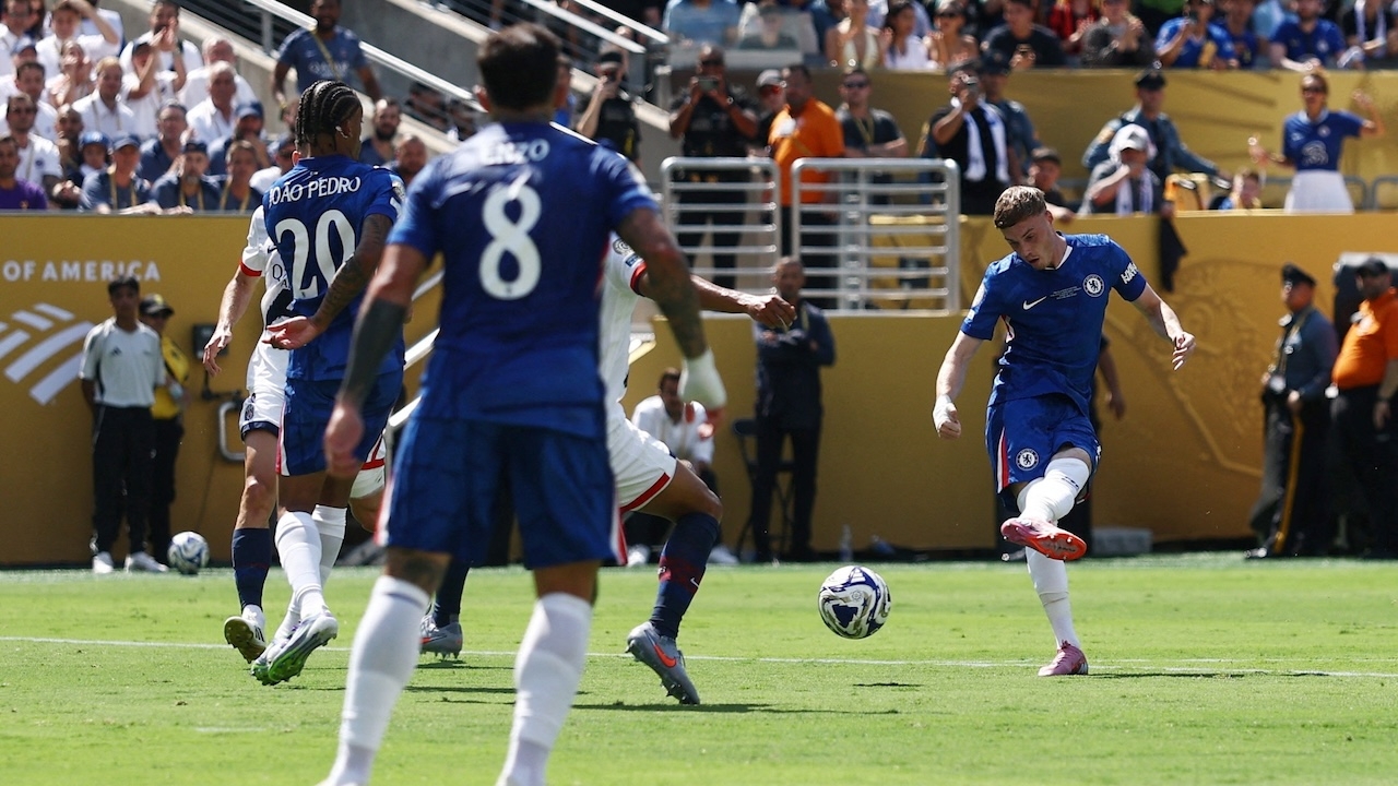 เชลซีทำช็อก ปารีส แซงต์-แชร์กแมง คว้าแชมป์สโมสรโลก หลังโคล พาล์มเมอร์ยิงสองประตูอย่างเยือกเย็น