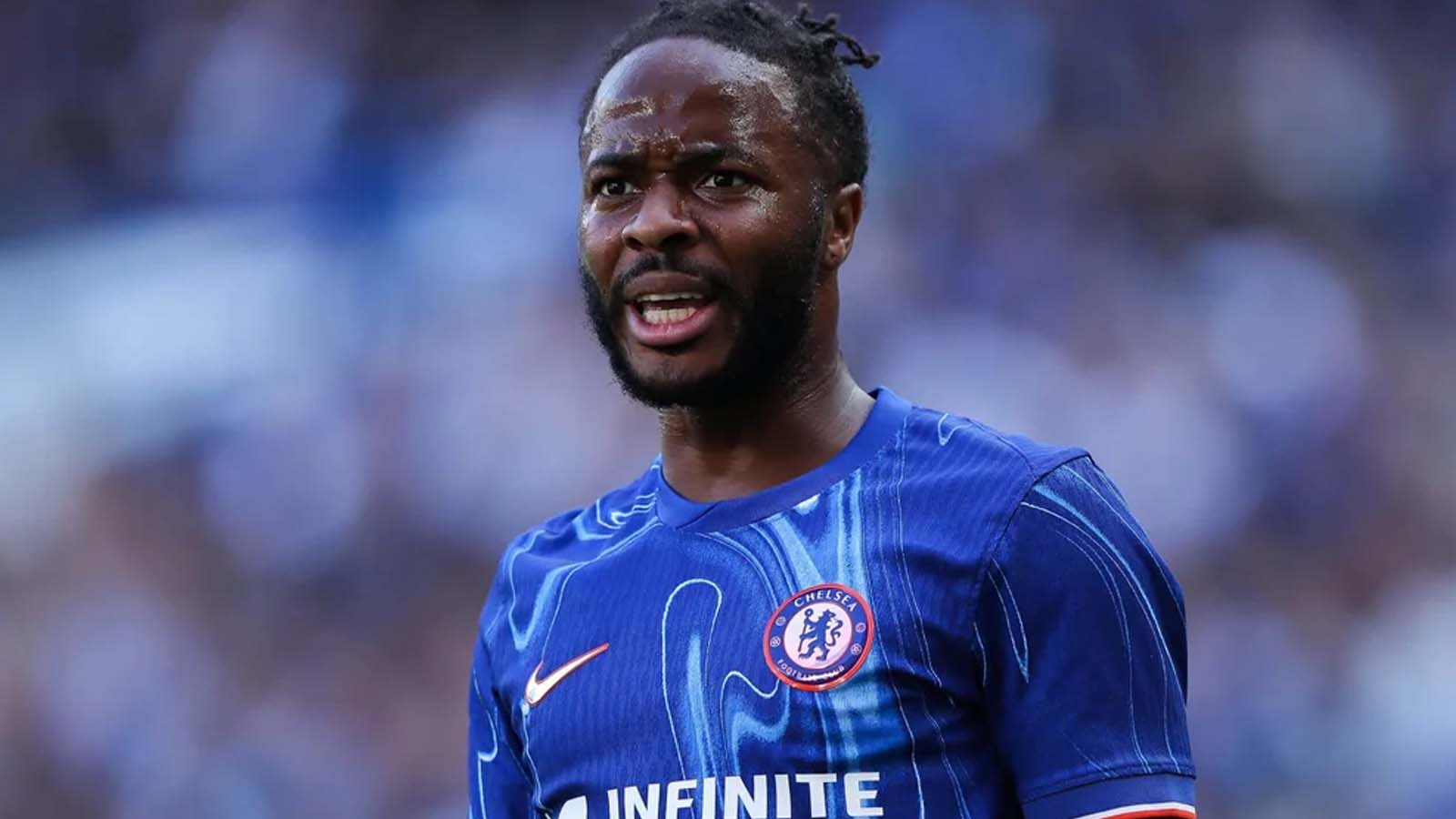 ราฮีม สเตอร์ลิง กองหน้ากำลังเจรจากับสโมสรในเซเรียอา โดยอดีตเพื่อนร่วมทีมชักชวนให้เขาไปอิตาลี