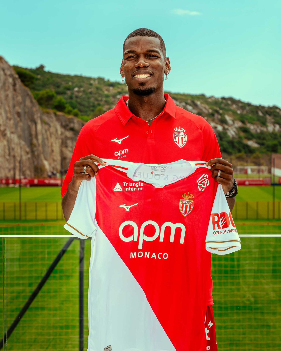 พอล ป็อกบา กล่าวว่า การได้กลับมาเล่นให้ทีมชาติฝรั่งเศสอีกครั้งจะเป็น ความฝัน ขณะเขาถูกเปิดตัวอย่างเป็นทางการที่เอเอส โมนาโก หลังจากเซ็นสัญญาร่วมทีมในช่วงที่โดนแบนอยู่