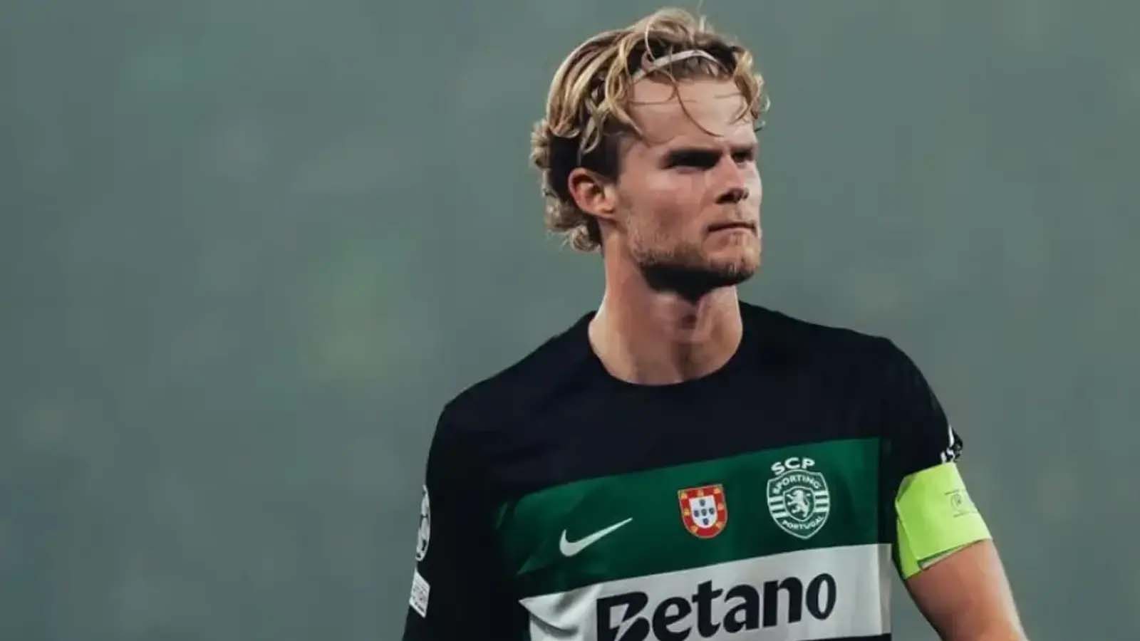 ปีศาจแดงได้รับข่าวดีเรื่องมอร์เทน ฮูลมันด์ พร้อมเผยราคาประเมินที่ลดลง